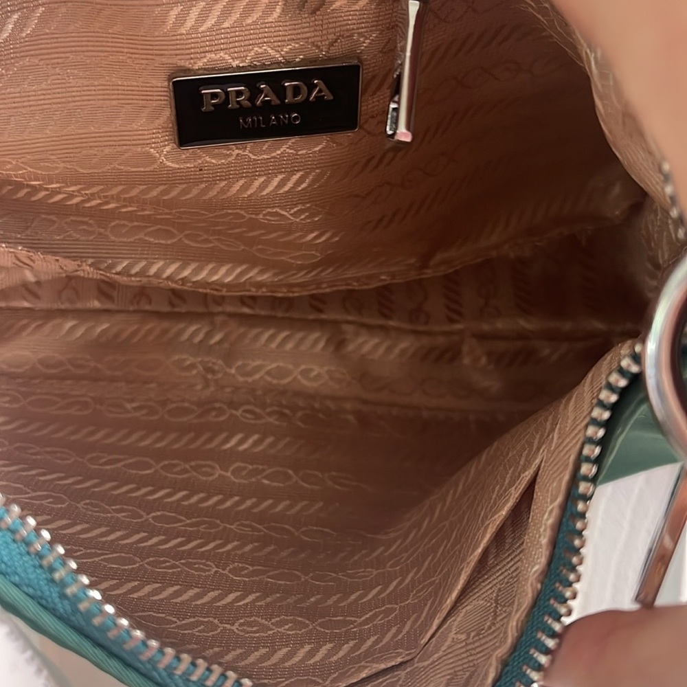 Prada Emerald Green Shoulder Bag, RE-Edition 2005.  Like new!! - Picture 10 of 13